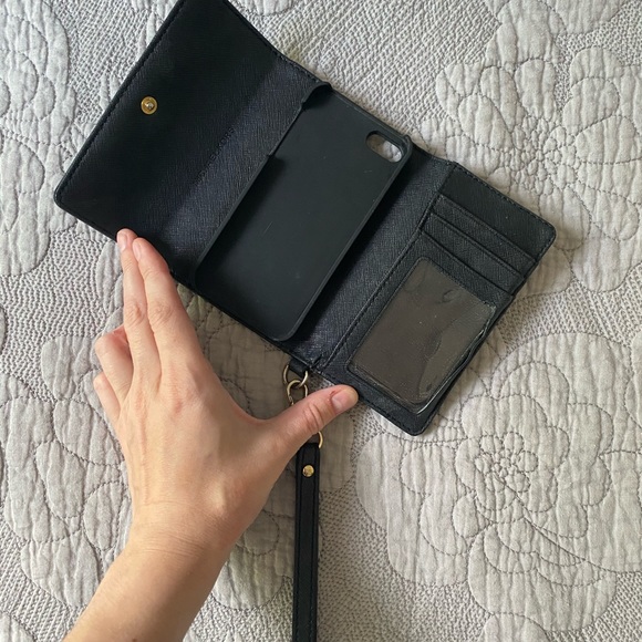 Micheal Kors Wristlet - Picture 2 of 3